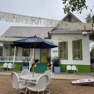 Exterior of the coffee shop.