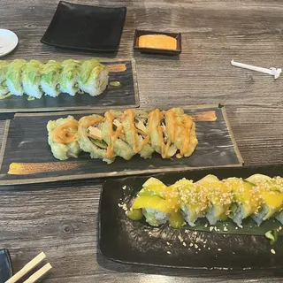 Vegetarian Sophia Mango Mac Roll