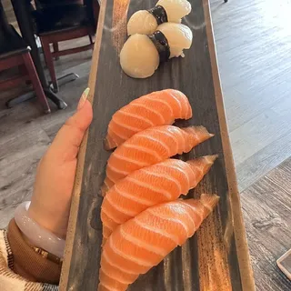 Seared Hotate Nigiri