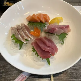 Sashimi Deluxe Lunch