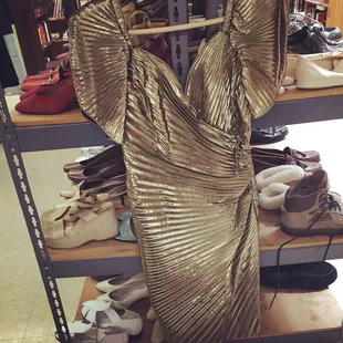 Pristine vintage 80's gold dress. Bought this for 50% off at final price of $7!!