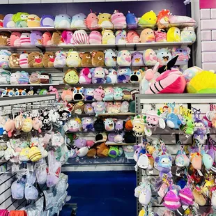 Impossible to count how many squishy animals are here! Squish heaven!