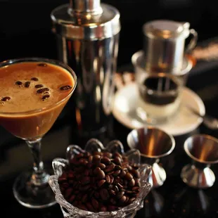 Do you like Vietnamese Coffees? Do you like martinis? If your answer are yes and yes, then come to Anise® to enjoy our Cafétini!