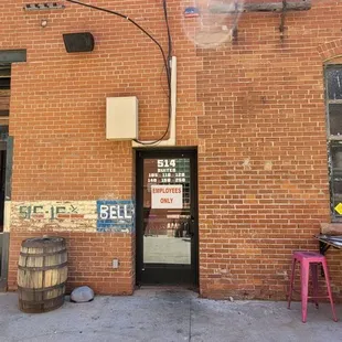 entry from the alleyway in between S. Tejon and S. Cascade