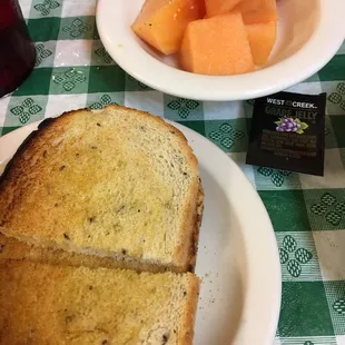 Love the Rye toast an fresh cantalope