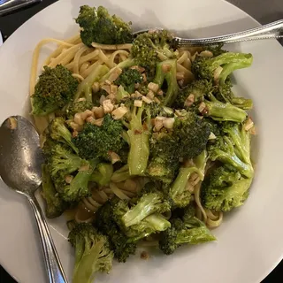 BROCCOLI, GARLIC AND OIL