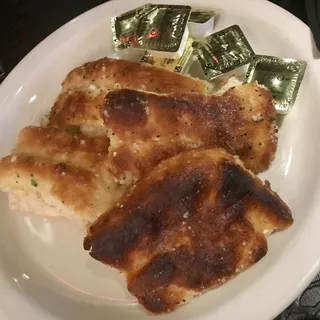 HOUSEMADE GARLIC BREAD