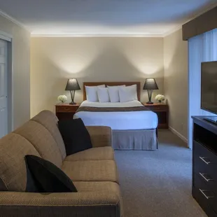 Cloverleaf Suites Lincoln