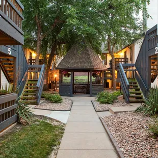 Cloverleaf Suites Lincoln Exterior