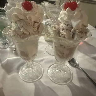 Spumoni sundaes!