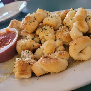 Garlic knots