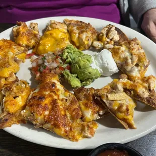 Chicken fajita nachos