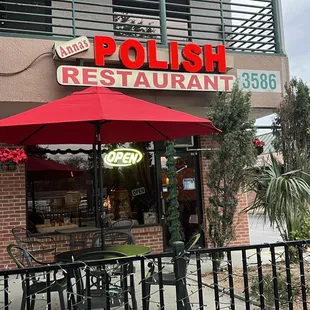 the outside of the restaurant