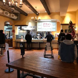 ramen and noodles, interior