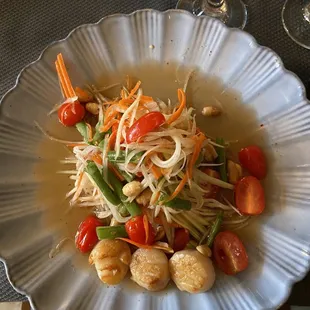 Papaya salad and scallops