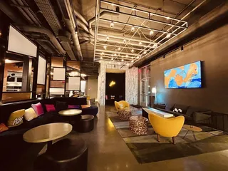 W XYZ Bar