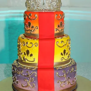 Look at this beautiful cake incorporated the theme Bollywood meets Hollywood...and I didn&apos;t even get to taste the icing....