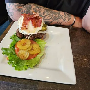 The boz has an egg and jalapenños.