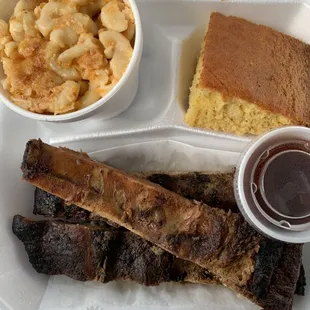 ribs, macaroni and cheese