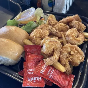 Fried shrimp lunch special.