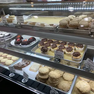 food, dessert, cupcakes