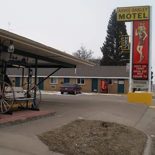 Annie Oakley Motel Oakley KS Exterior
