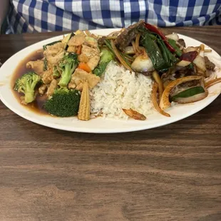 Combo lunch with Mongolian Beef and chicken with mixed vegetables