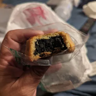 Black sesame moon cake filling