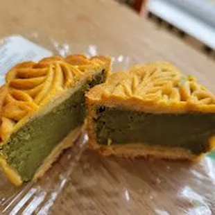 Matcha Mooncake, inside