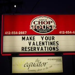 the sign for the restaurant