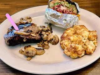 Hoss's Steak & Sea House