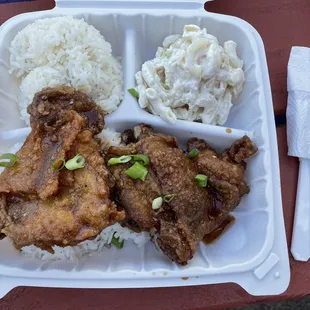 Garlic Chicken with macaroni salad
