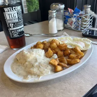 Hubby had this platter, seasoned potatoes could have been a little crispier, BUT just personal preference