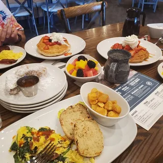 Sunrise Spinach Scrambler