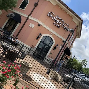 Another broken egg Café in the vintage Park area