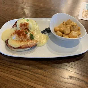 Eggs Benedict and potatoes