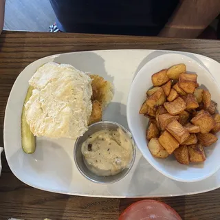BROKEN EGG Biscuit Sandwich