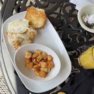 BROKEN EGG Biscuit Sandwich