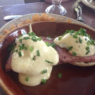 Eggs Benedict