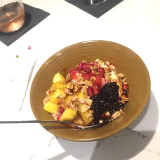 labne fresh fruit granola