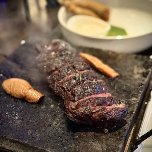 GARLIC BUTTER HANGER STEAK - 8OZ