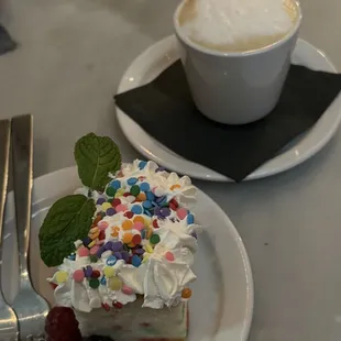 dessert + cappuccino