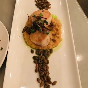 Scallops (with sweet potato purée and pepitas)