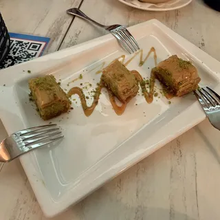 Baklava (3pc)