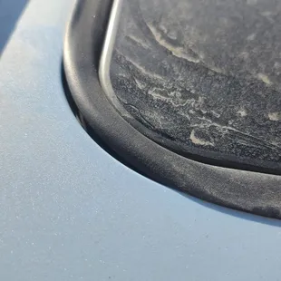 There is a gap in the seal now.