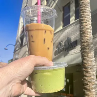 Ice coffee and açaí bowl
