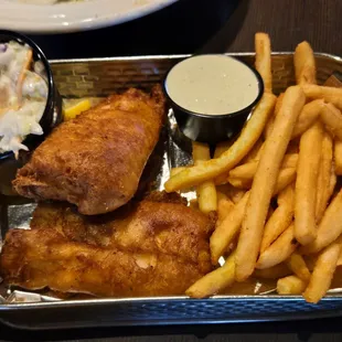 food, chicken wings and fried chicken