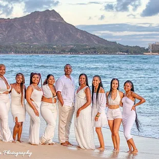 Waikiki Sunset - Family Portrait Photography - On the Beach - Diamondhead