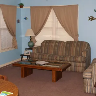 Guest House - This cottage includes separate living area with a pull-out double couch.