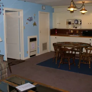 Guest House - This cottage features a private entrance just off the patio and includes a fully equipped vintage kitchen.